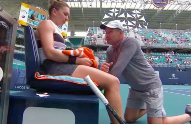 Dialog între Halep și antrenorul Daniel Dobre: „Aplaudați mai tare când câștig! Să fie mai energici băieții din tribună!”