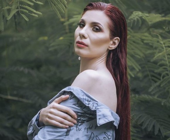 Yamira te invită la dans. A lansat piesa „Echo“