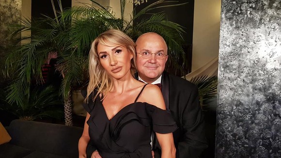 Îl mai știi pe căciulosul Axinte, de la Vacanța Mare? Florin Petrescu și-a serbat cei 50 de ani cu 300 invitați
