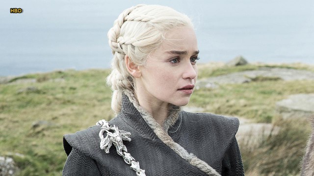 Imagini șocante cu Emilia Clarke după ce a suferit două anevrisme cerebrale! Actrița din Game of Thrones și-a povestit drama