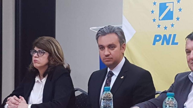 Au crescut bursele de merit ale elevilor din Năvodari. Amendament depus de consilierii locali liberali