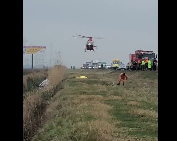 Accident rutier MORTAL: a CĂZUT cu mașina în canalul de irigații pentru a evita un impact frontal!