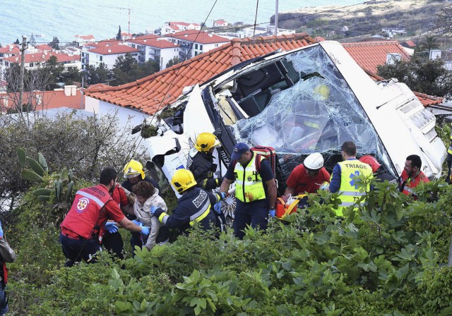 Portugalia: 28 de turişti germani şi-au pierdut viaţa într-un accident rutier pe insula Maderia