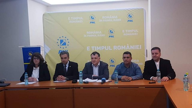 Doi dintre consilierii județeni vin cu proiecte pentru lipsa locurilor de parcare din Constanța. VIDEO