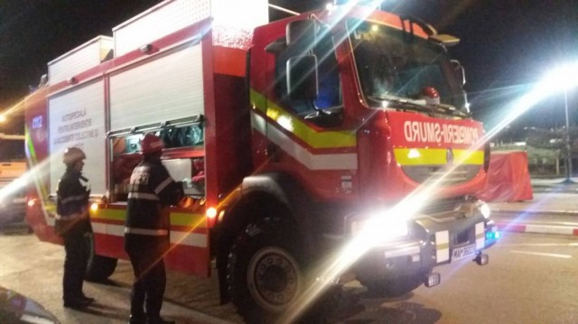 Incendiu în localitatea Poarta Albă: un transformator electric a luat foc