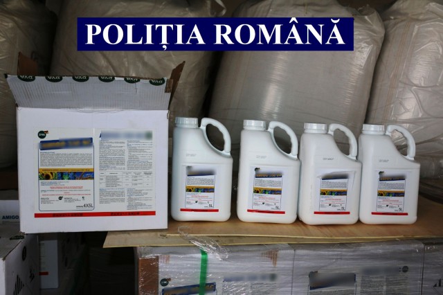 Substanțe DUBIOASE găsite într-un container, în portul Constanța!