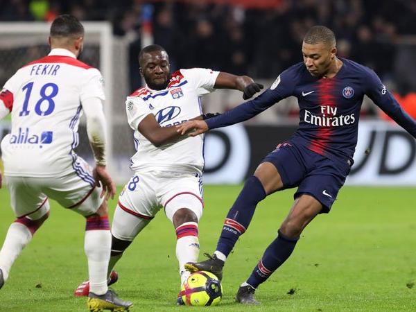 Olympique Lyon va cere despăgubiri substanţiale după ratarea accesului în cupele europene