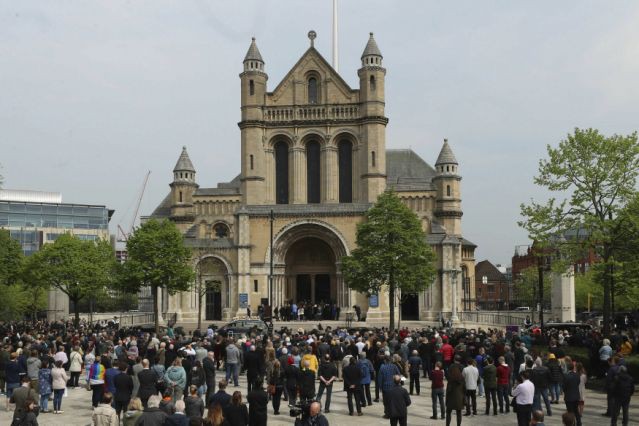 Lideri britanici şi irlandezi au participat la funeraliile jurnalistei ucise Lyra McKee