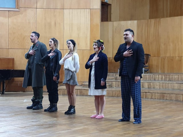 Tinerii constănțeni, încurajați să iasă la vot printr-o piesă de teatru pusă în scenă de studenții Facultății de Arte din Constanța