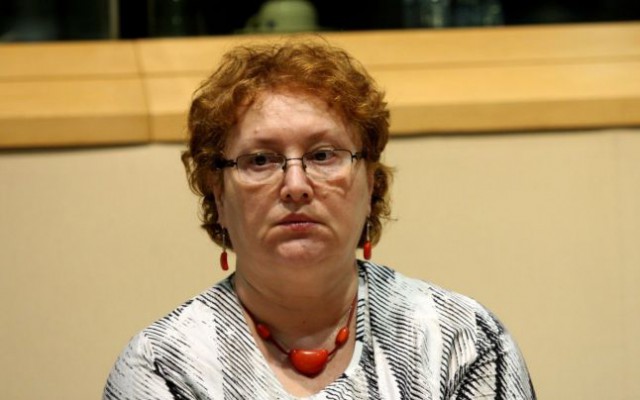 Renate Weber, hărțuită în plină stradă de protestatarul Marian Ceaușescu: „Comunistă ordinară“