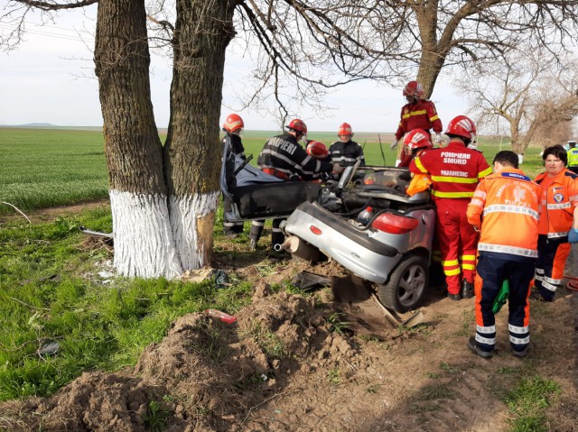 Accident rutier grav la Tulcea: o victimă, preluată de elicopter și transportată la spitalul din Constanța. FOTO/ VIDEO