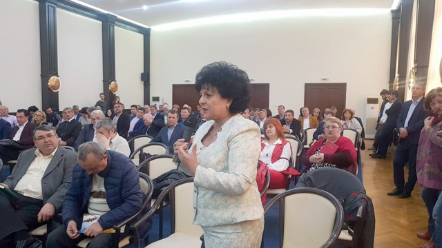 Primăria Cumpăna repară trotuare cu firma unui politician PSD