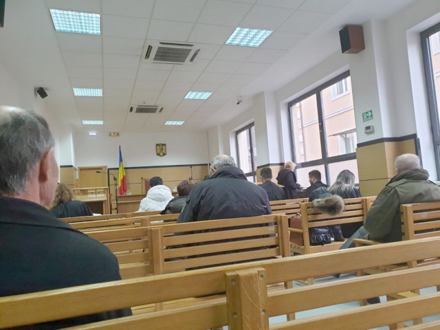 Constănţeancă decăzută din drepturile părinteşti de judecătorii din Italia! Fostul concubin a acuzat-o de RĂPIRE