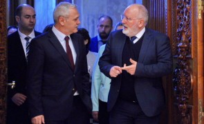 Frans Timmermans, ameninţări pentru România: 'Comisia Europeană şi Partidul Socialiştilor Europeni nu vor accepta'