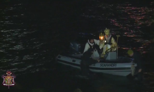 Faleza Constanței, neîncăpătoare de Înviere! Lumina Sfântă, adusă pe mare! VIDEO