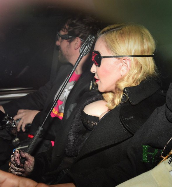 Madonna, într-un outfit de budoar la 60 de ani. Unde a apărut aşa?