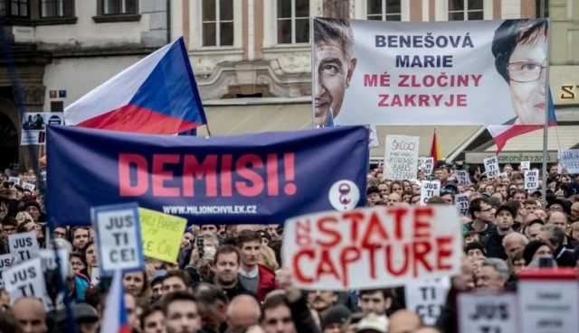 Cehia: Marie Benesova a fost învestită ministru al justiţiei, în timp ce continuă protestele împotriva numirii ei
