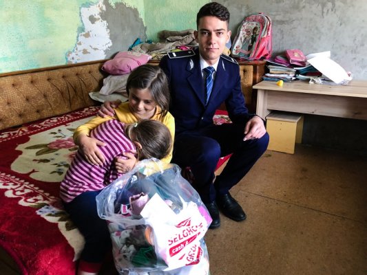 Polițiștii constănțeni au acordat sprijin iepurașului de Paște