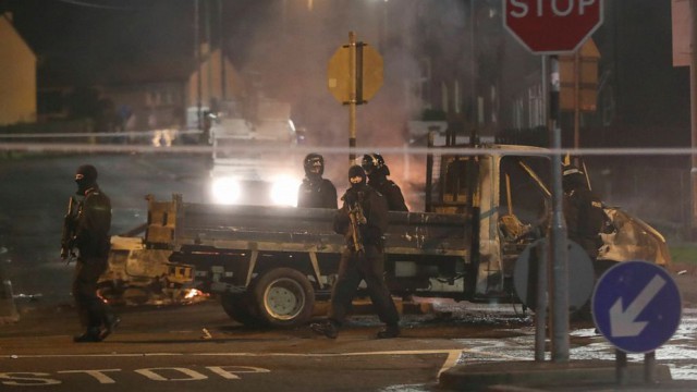 Marea Britanie: Femeia ucisă în cursul revoltelor de la Londonderry era o tânără jurnalistă de investigaţie