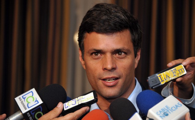 Justiţia din Venezuela a ordonat arestarea opozantului Leopoldo Lopez, care s-a refugiat la Ambasada Spaniei