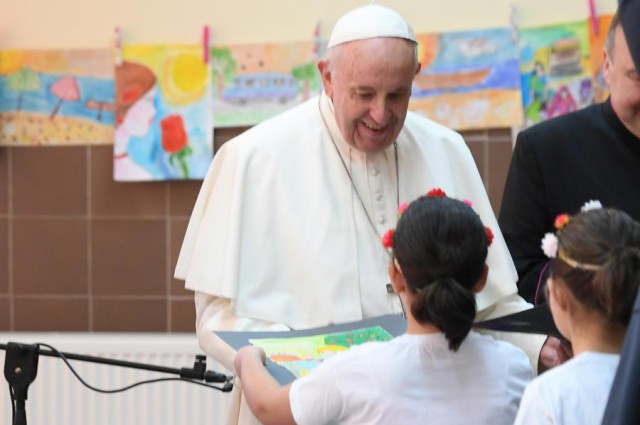 Bulgaria - Papa Francisc a oferit Prima Sfântă Împărtăşanie unui grup de 245 de copii în Rakovski