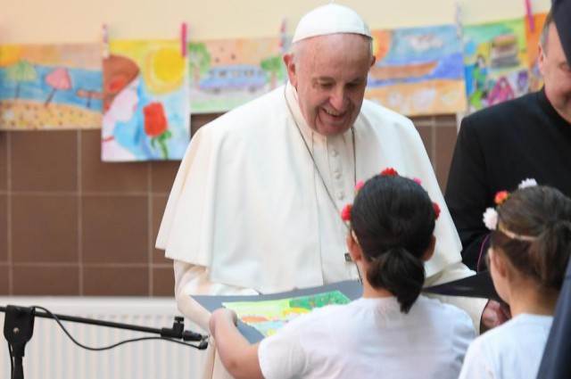 Bulgaria - Papa Francisc a oferit Prima Sfântă Împărtăşanie unui grup de 245 de copii în Rakovski