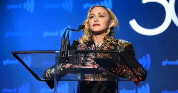 Madonna îl critică pe Donald Trump pentru lipsa de acţiune privind controlul armelor de foc