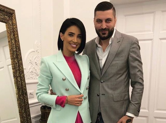 Adelina Pestriţu, pregătiri intense pentru nunta din vară. Şi-a comandat rochiile de mireasă