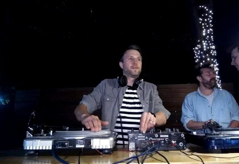 Andi Moisescu a pus muzică pentru Ivan Patzaichin. Școlit de veteranul DJ Dox, prezentatorul l-a uimit pe Smiley