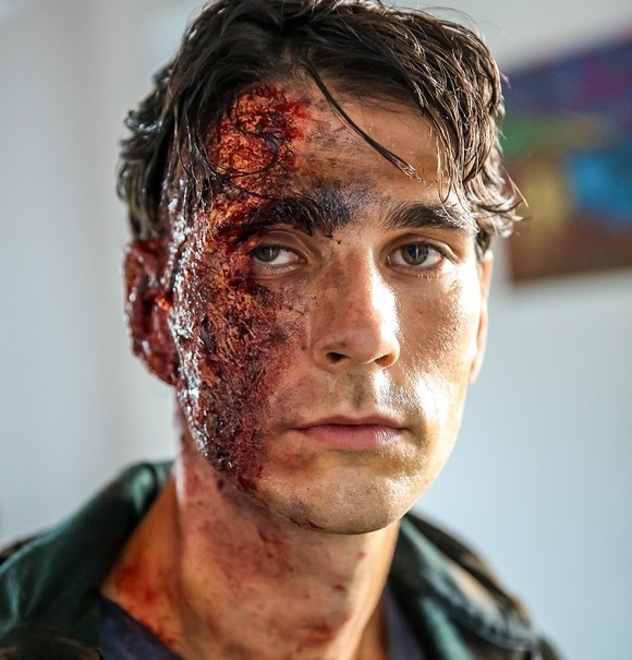 Trei ore de muncă pentru machiajul horror al lui Anghel Damian, din serialul 