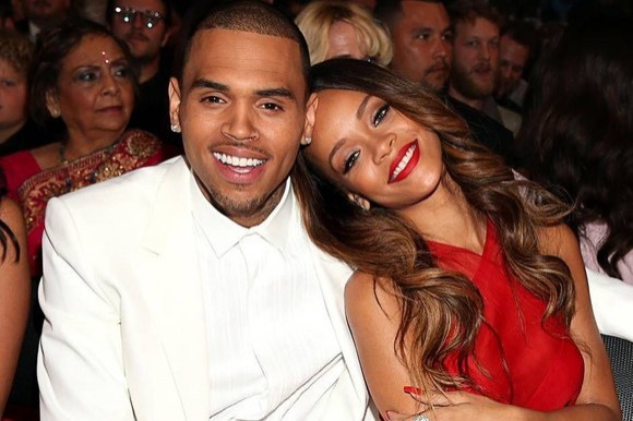 Chris Brown speră la împăcarea cu Rihanna, la zece ani după ce a desfigurat-o. Ce mesaj i-a scris