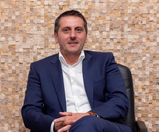 Consilierii PNL au iniţiat un proiect de hotărâre pentru DEMITEREA viceprimarului Babu