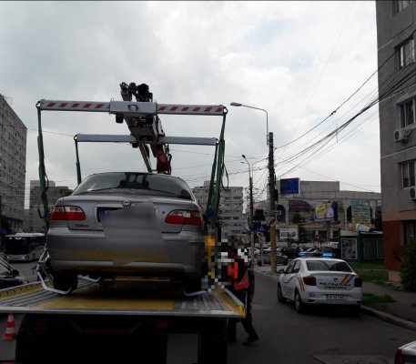 ZECI DE MAȘINI RIDICATE de Poliția Locală, într-o săptămână!