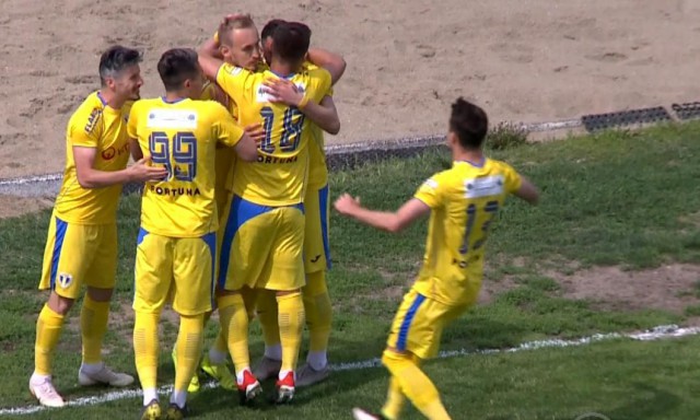 Liga 2. Farul a mâncat bătaie de la Petrolul