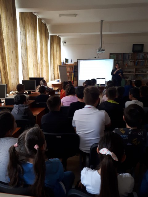Polițiștii constănțeni, în vizită la școlile din județ