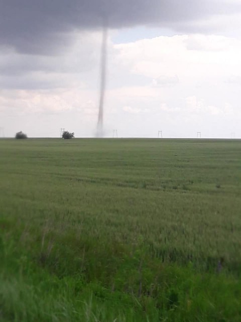 O nouă tornadă lovește în România. Imagini spectaculoase. VIDEO