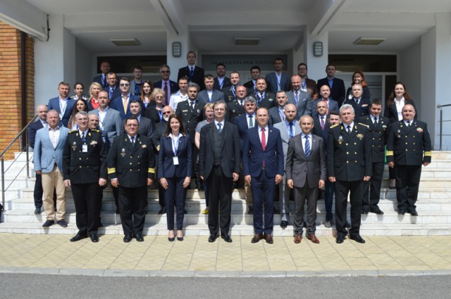 Academia Navală „Mircea cel Bătrân“ plătește 100.000 de euro pe plimbări în străinătate