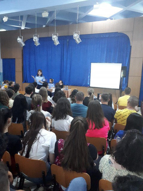 Elevii din Medgidia, de vorbă cu polițiștii constănțeni