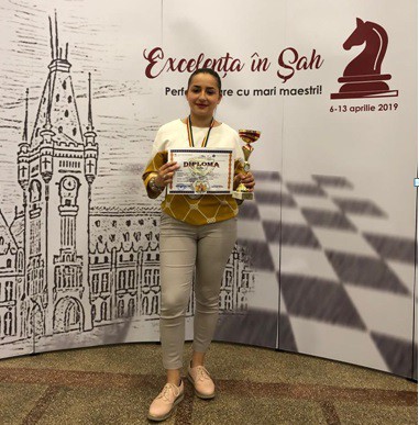 Elevă a Liceului „George Călinescu”, pe podium la Olimpiada Sportului Școlar la șah