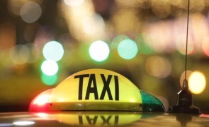 Taximetru implicat în accident, la Constanța: un pasager rănit