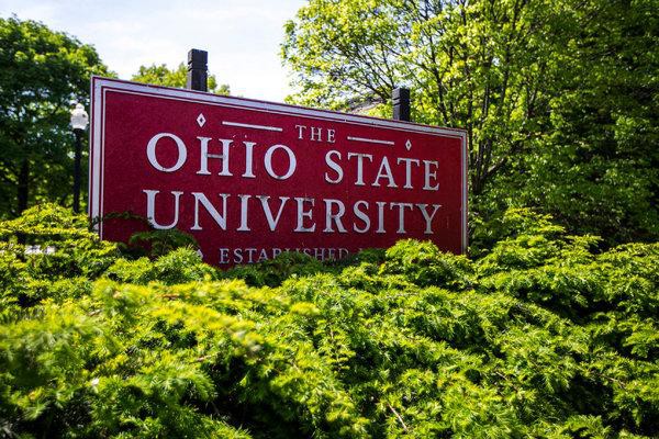 SUA - Un fost medic de la Universitatea din Ohio, acuzat de agresiuni sexuale împotriva a peste 170 de studenţi