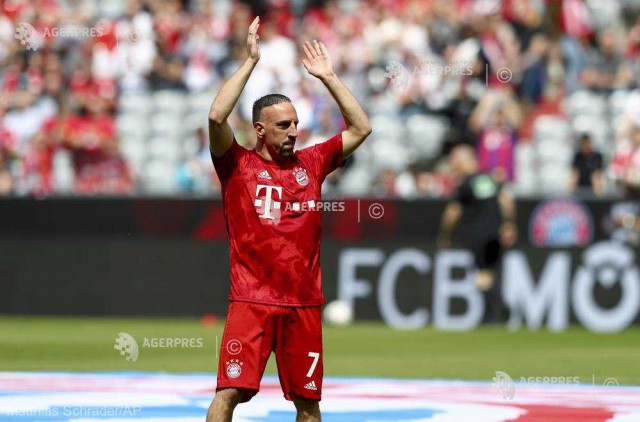 Franck Ribery (Bayern Munchen) a devenit cel mai titrat jucător din Bundesliga (9 titluri)