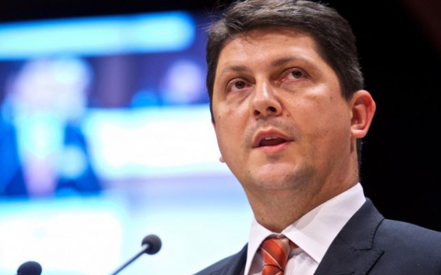 Surse: Klaus Iohannis nu îl acceptă pe Titus Corlăţean în Guvern