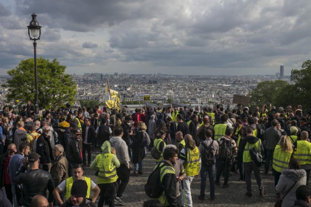 Între 1.000 şi 2.000 de ''veste galbene'' au manifestat la Paris, o mobilizare tot mai slabă