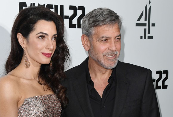 George Clooney se teme pentru viaţa copiilor lui. Amal e avocată într-un caz care implică ISIS