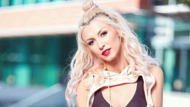 Andreea Bălan a fost crescută în spirit religios de bunica maternă. Urmează aceeași rețetă cu fetele ei