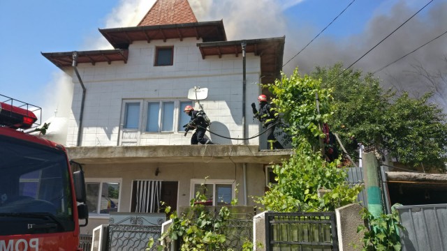 Incendiu VIOLENT în Tulcea! Intervenție coordonată de fostul șef al ISU Dobrogea!