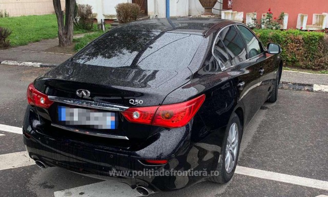 Autoturism căutat în Franţa, depistat de poliţiştii de frontieră
