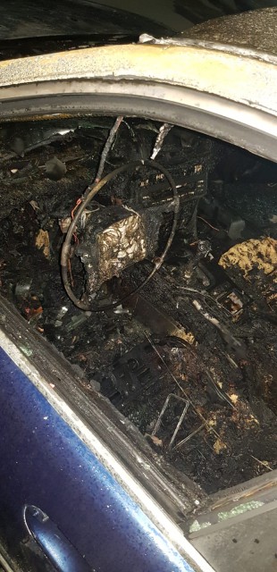 INCENDIU VIOLENT la Mangalia: o mașină s-a făcut SCRUM, alta a fost avariată parțial