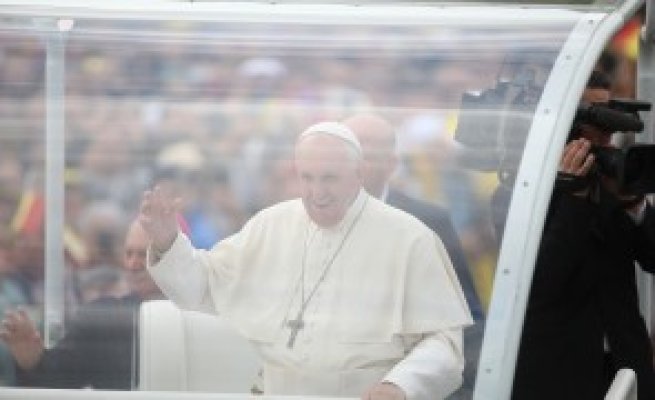 Papa Francisc scrie istorie la Blaj: Șapte episcopi greco-catolici au fost beatificaţi